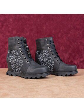 Sorel Women Joan Artic II Lexie Black Leather Lace-up Wedge Boots size 7.5